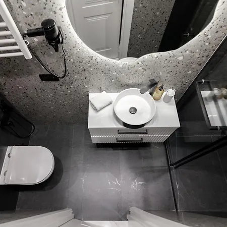 Leogrand On Franka 35